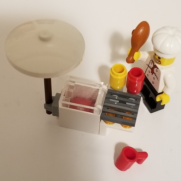 LEGO City #8398 BBQ Stand - Picture 6 of 8